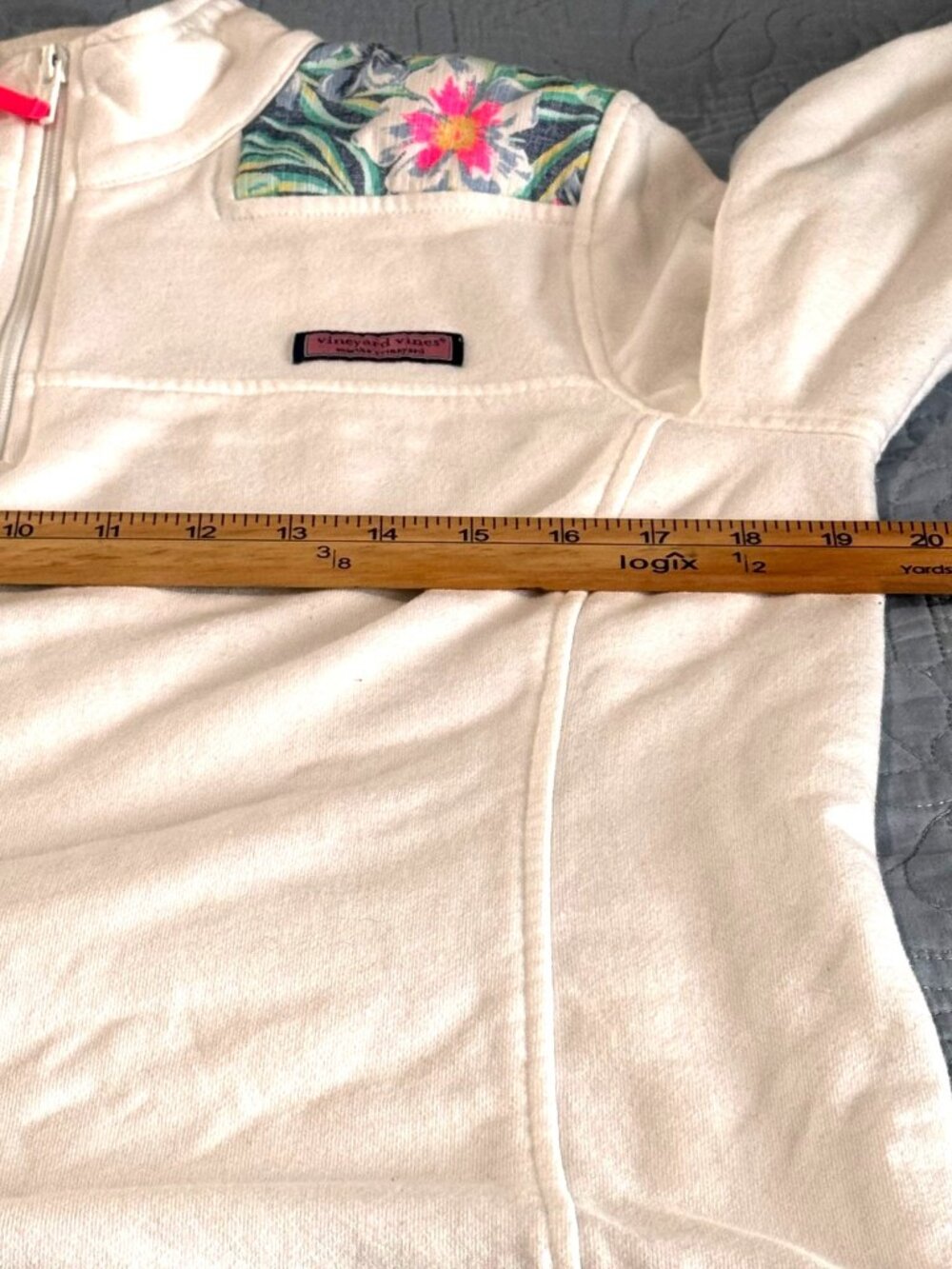 Vineyard Vines Womens M White 1/4 Zip Pullover With Floral Yoke Design 100% Cott - Picture 7 of 7
